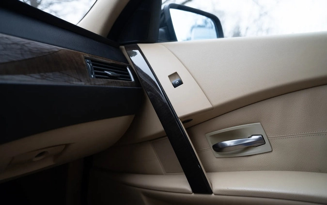 BMW Seria 5 cena 58900 przebieg: 260369, rok produkcji 2006 z Żuromin małe 172